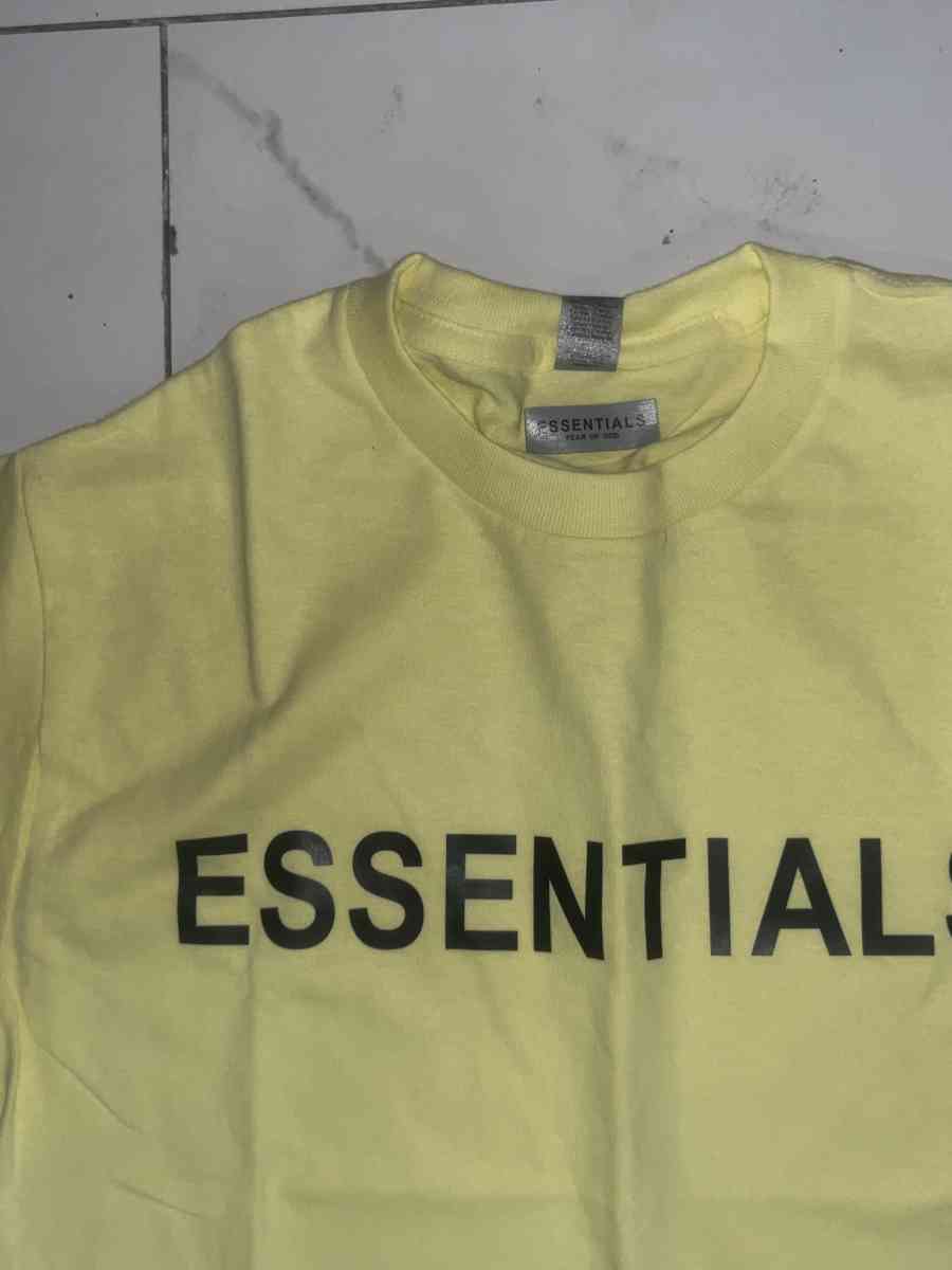 Essentials  T shirt small