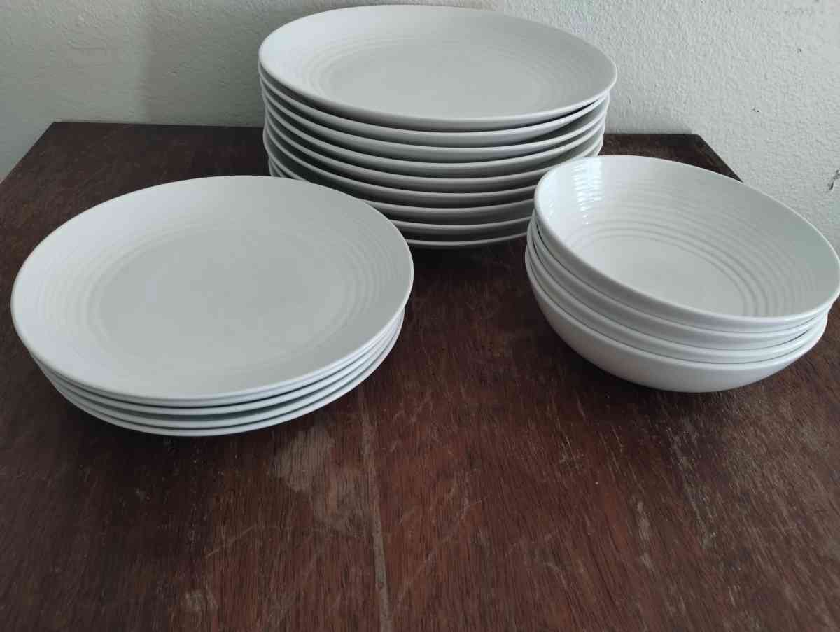 Royal Doultin Gordon Ramsay dishes plates