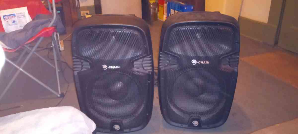 2 12 inch portable professional DJ speakers Bluetooth or wir