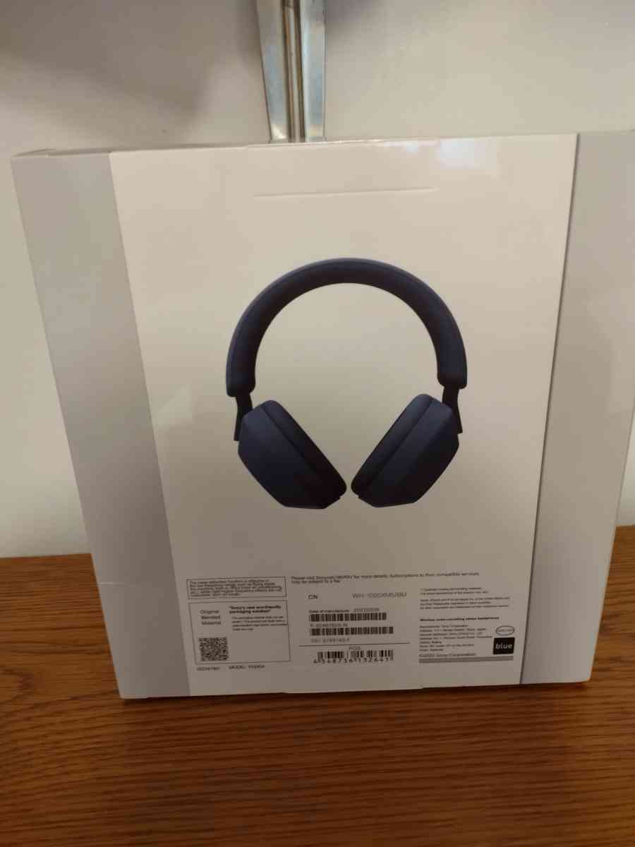 Sony headphones - Alpine, Arizona - FleaMarketBay