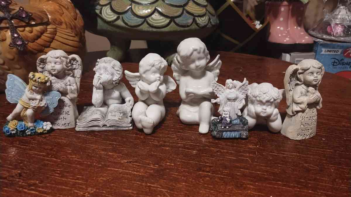 A lot of angels and different assorted items