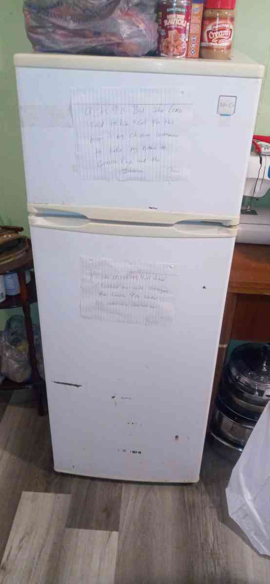 Magic Chef refrigerator