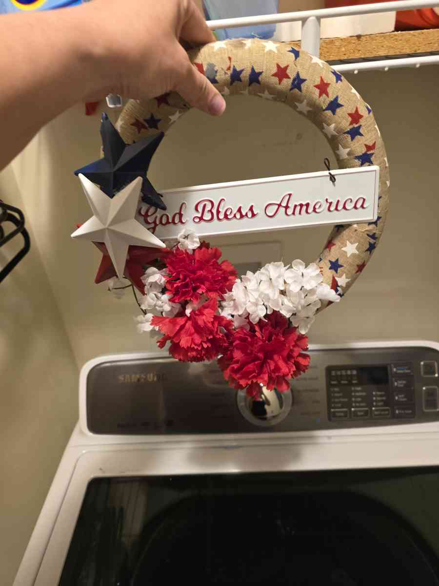 God Bless America wreath decor - South Bend, Indiana - FleaMarketBay