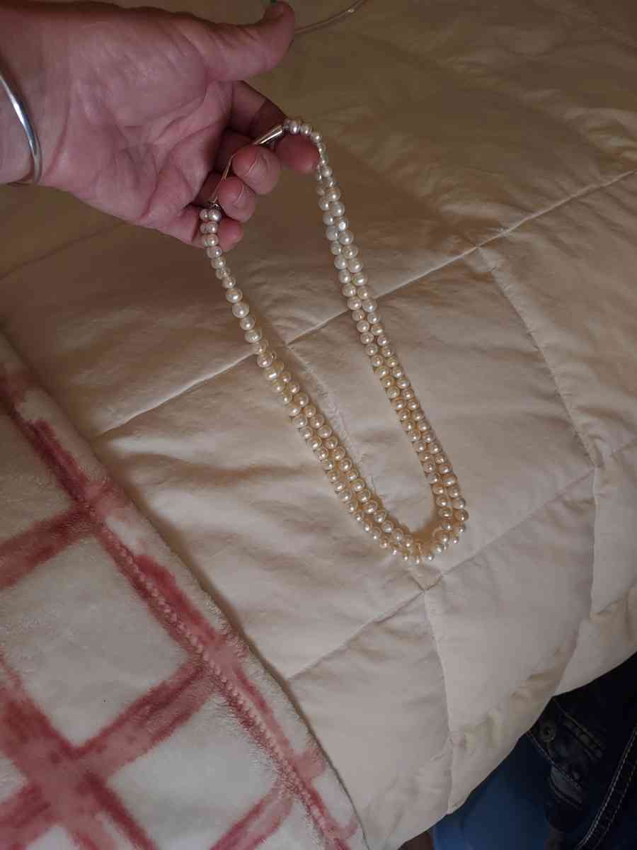 vintage double strand pearls - Albuquerque, New Mexico - FleaMarketBay