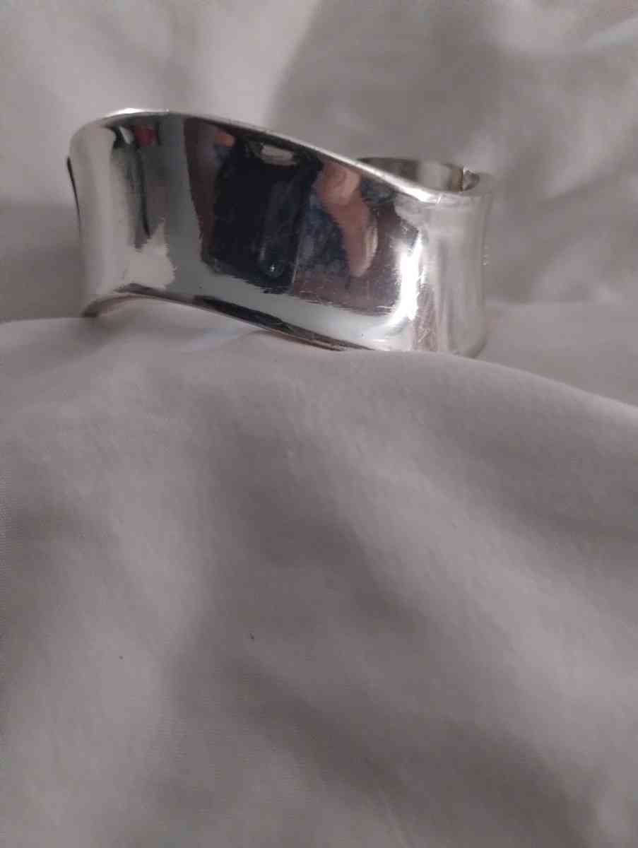 silver cuff bracelet - Platte City, Missouri - FleaMarketBay