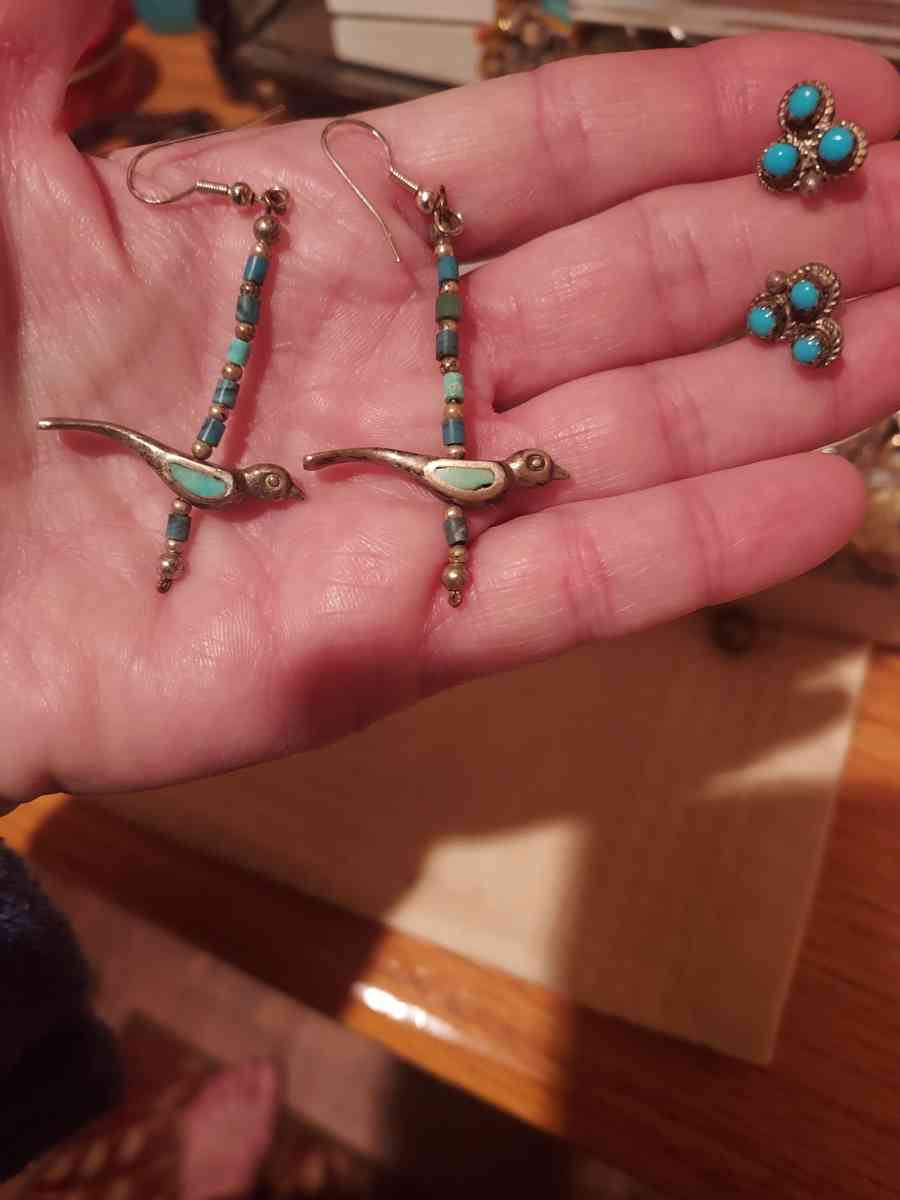 Dishta birds and 3 stone studs both very vintage - Albuquerque, New Mexico - FleaMarketBay