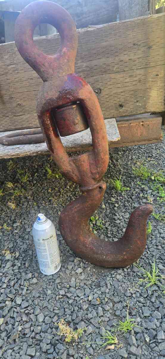very heavy old vintage swivel hook