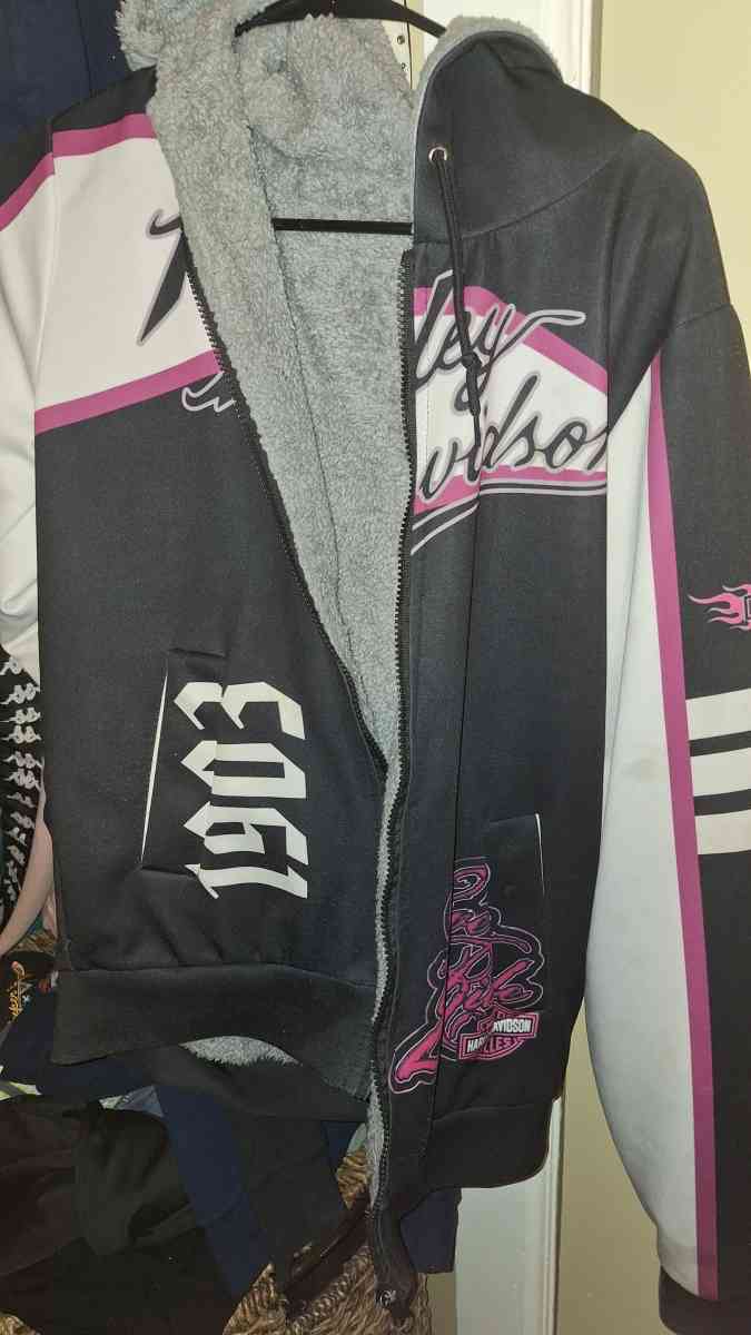 nike airmax size 8 HARLEY Davidson clothing n blanket