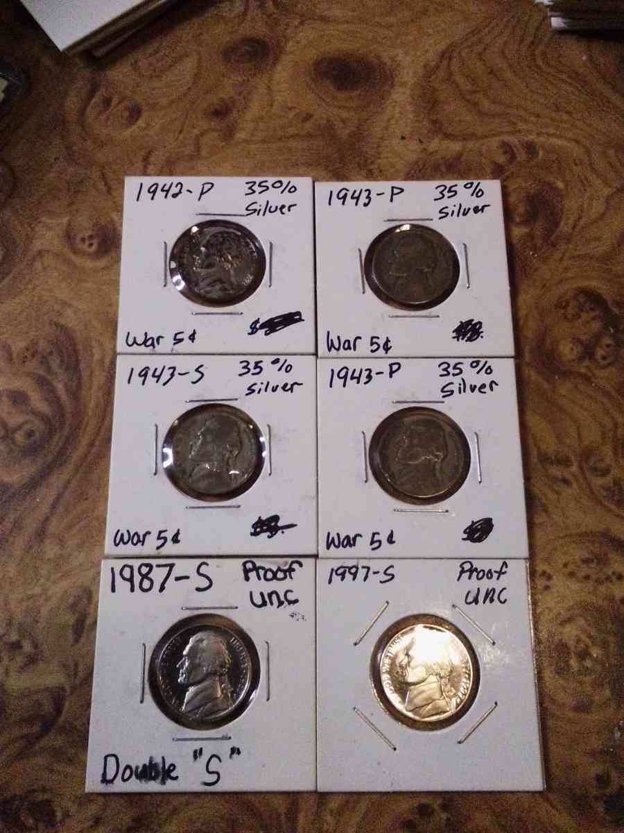 Silver coins an Bank notes