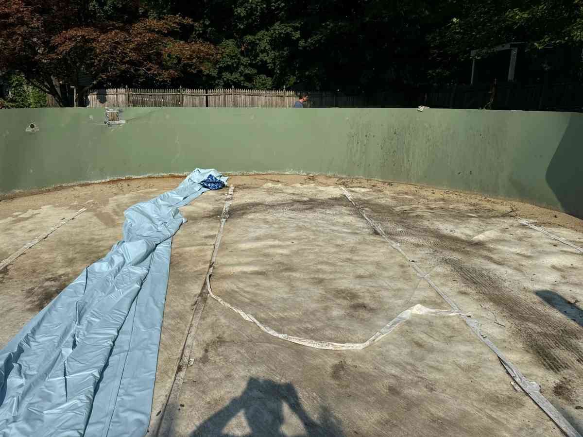 Necesitas ayuda con tu piscina escribeme