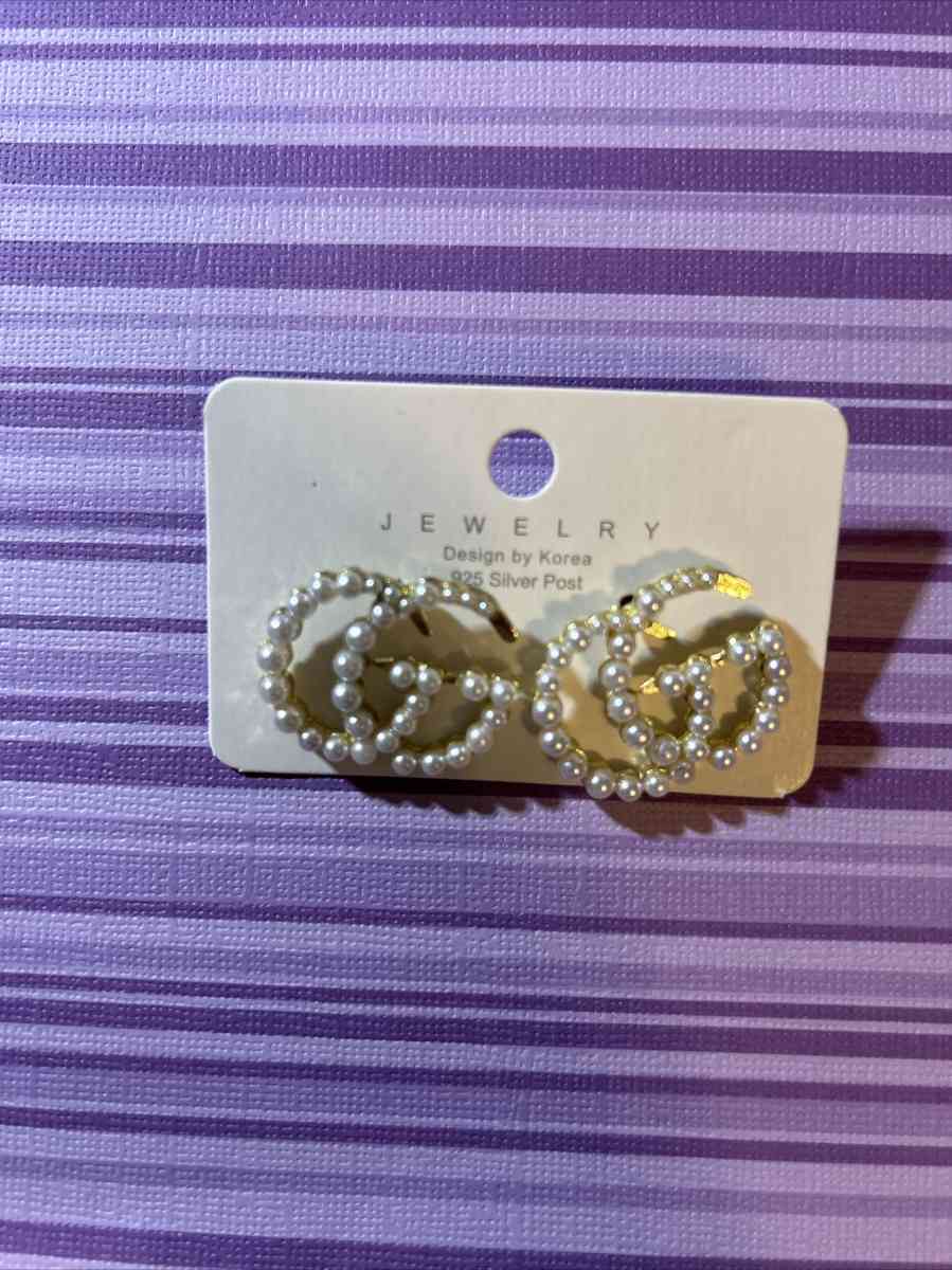 Double G earrings - Indianapolis, Indiana - FleaMarketBay