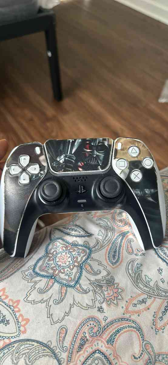 PS5 console - Greenville, South Carolina - FleaMarketBay