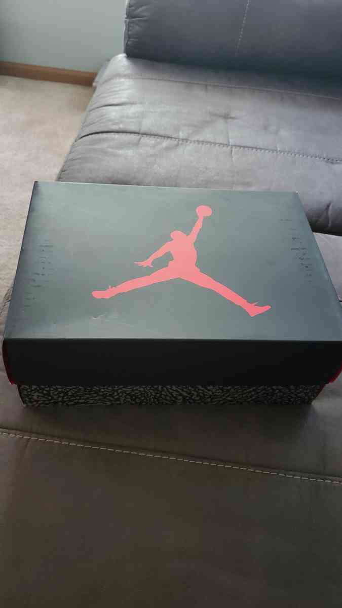 Kids Jordans size 5 JOLIET  PICKUP - Joliet, Illinois - FleaMarketBay