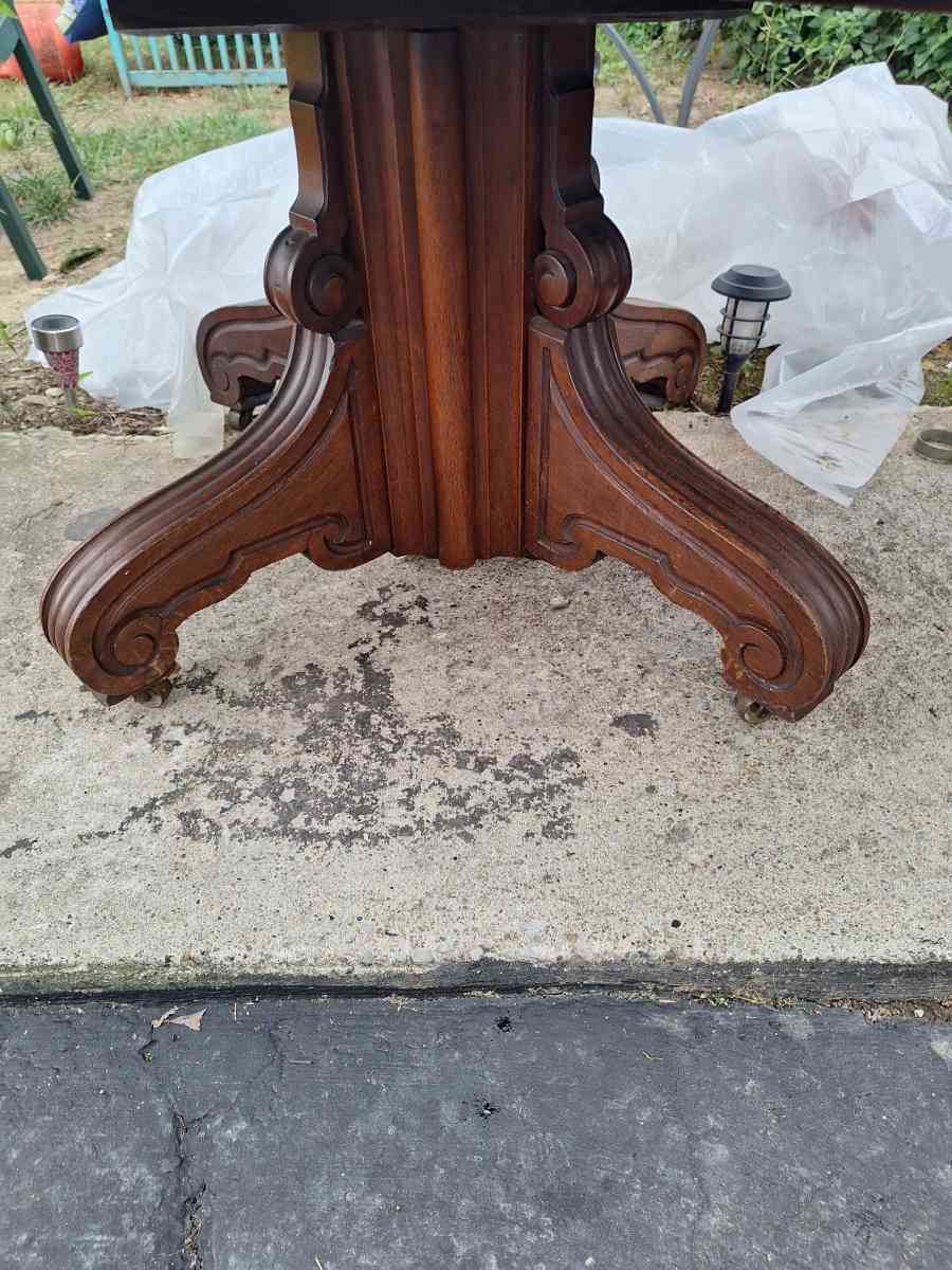 hutch round 5 leaf table 6 chairs