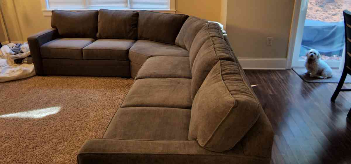 large sofa - Southborough, Massachusetts - FleaMarketBay