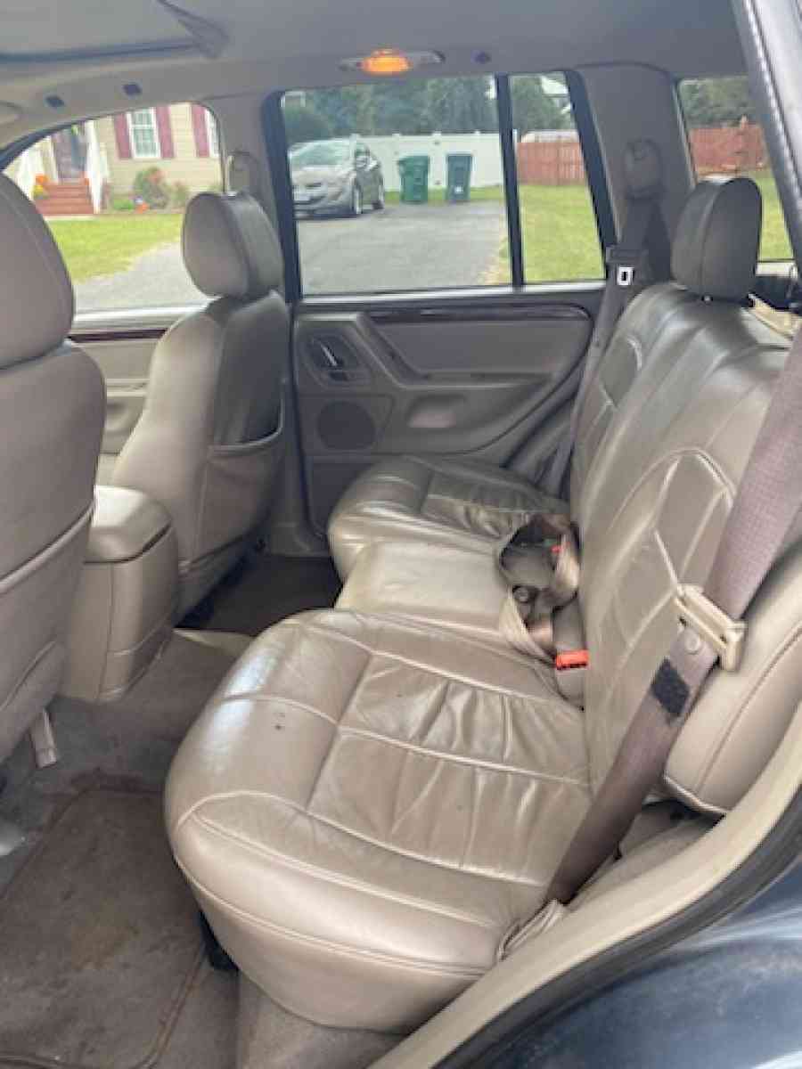 2002  Jeep Grand Cherokee