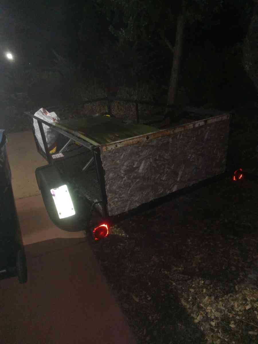 trailer 8 and half feet by 4 and half feet