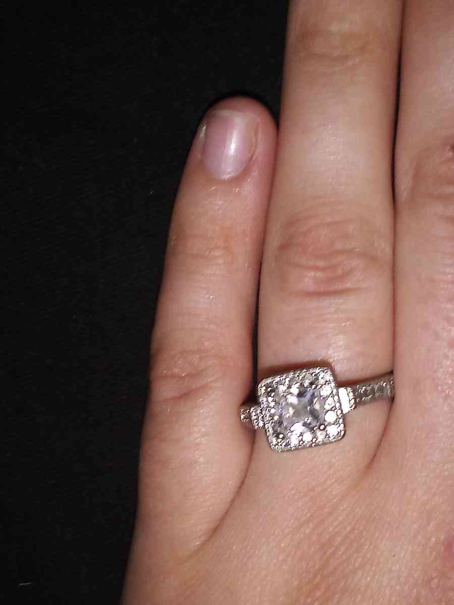10kt diamond ring - Dallas, Texas - FleaMarketBay