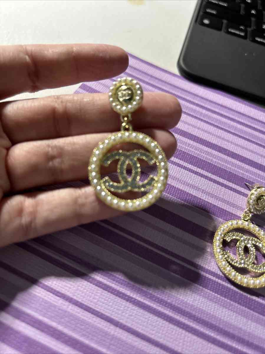 fashion earrings - Indianapolis, Indiana - FleaMarketBay