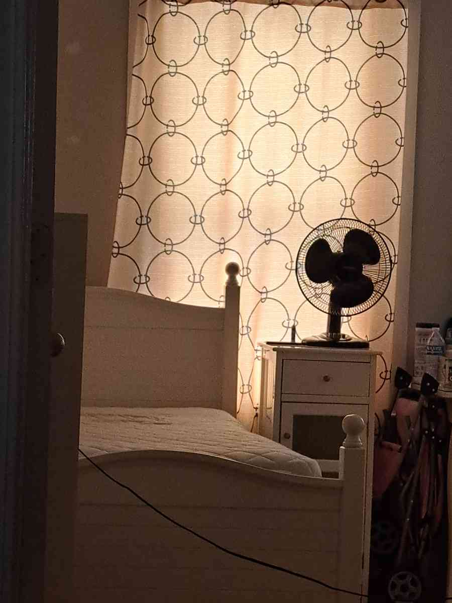 twin bed and matress