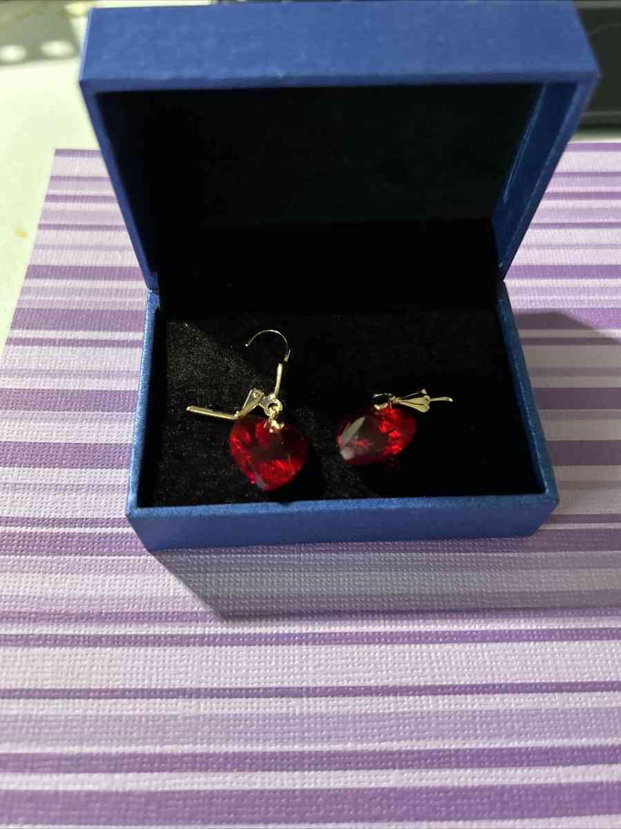crystal earrings - Indianapolis, Indiana - FleaMarketBay