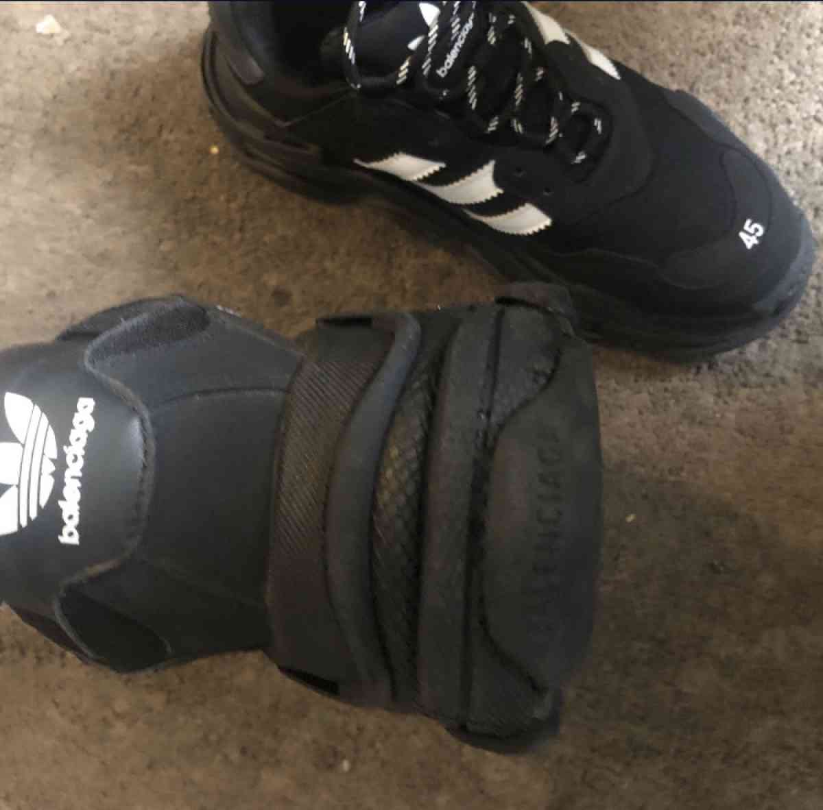 BALENCIAGAXADIDAS TRIPLE S