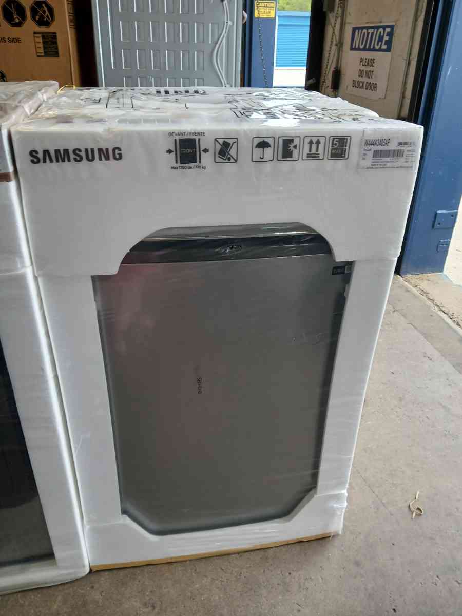 Brand New Samsung washer and gas dryer set