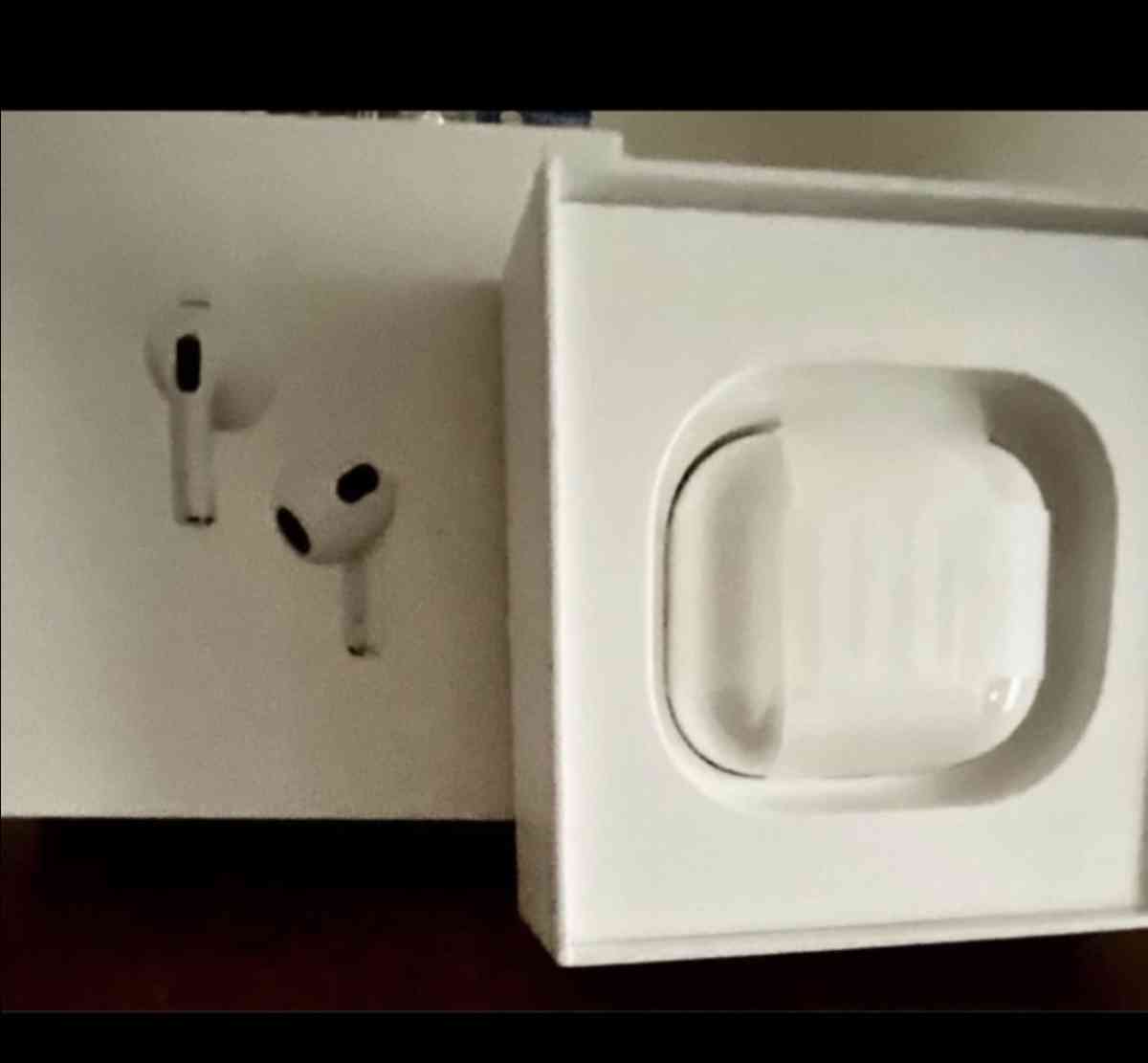 Apple Air Pods 3rd Generation - Middle Village, New York - FleaMarketBay