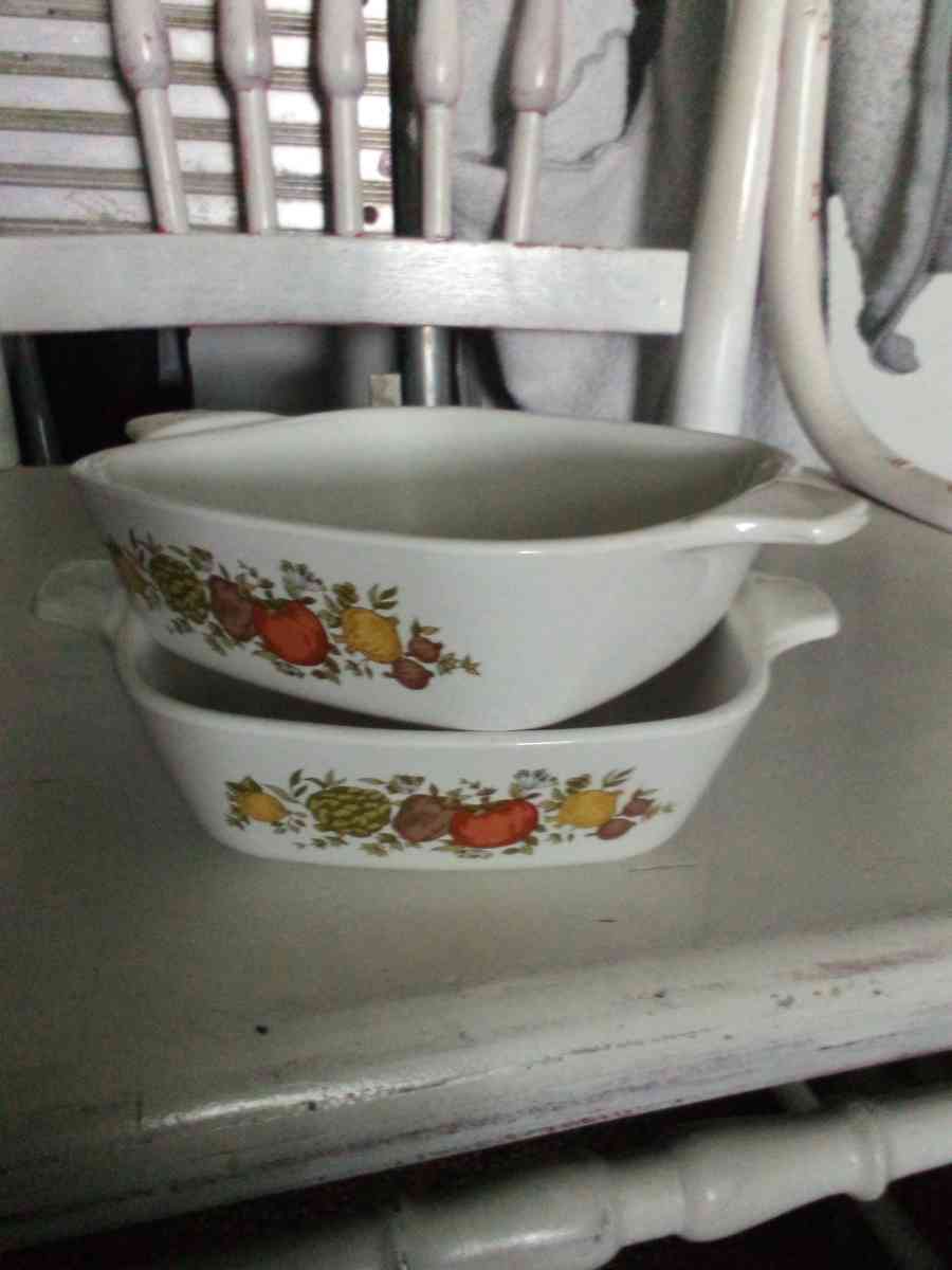 pyrex corning ware from the 60s - Saint Elmo, Illinois - FleaMarketBay