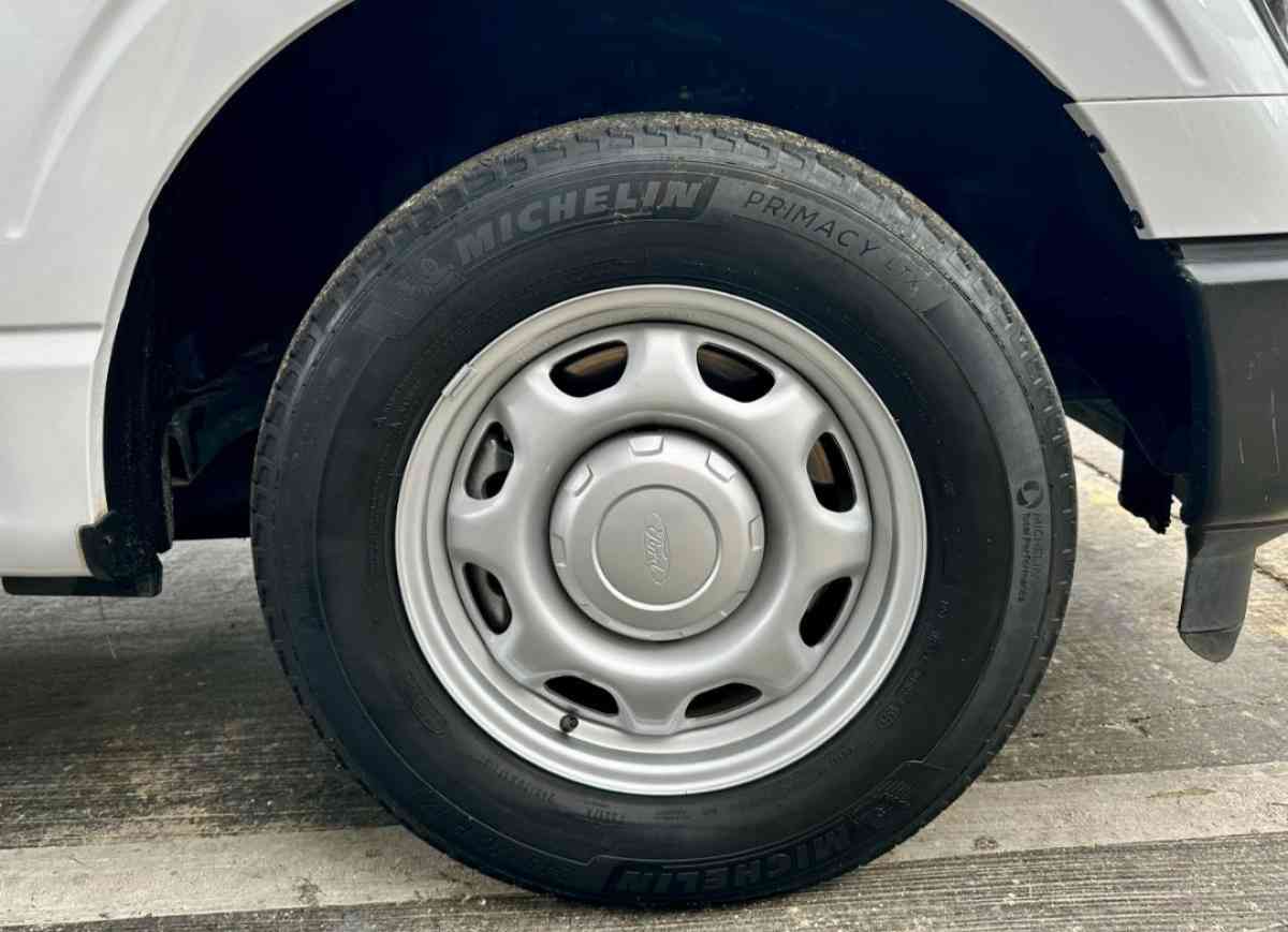 2021 FORD F150 XL  LOW MILES EXCELLENT CONDITION