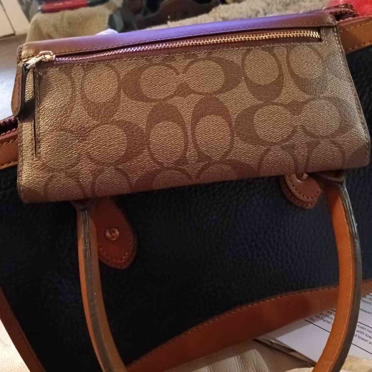 Coach Wallet - Winder, Georgia - FleaMarketBay