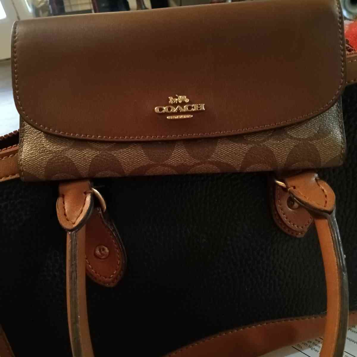 Coach Wallet - Winder, Georgia - FleaMarketBay