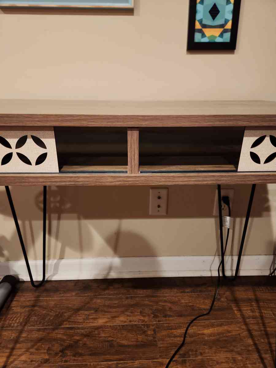 Mid Century Modern desk - Omaha, Nebraska - FleaMarketBay