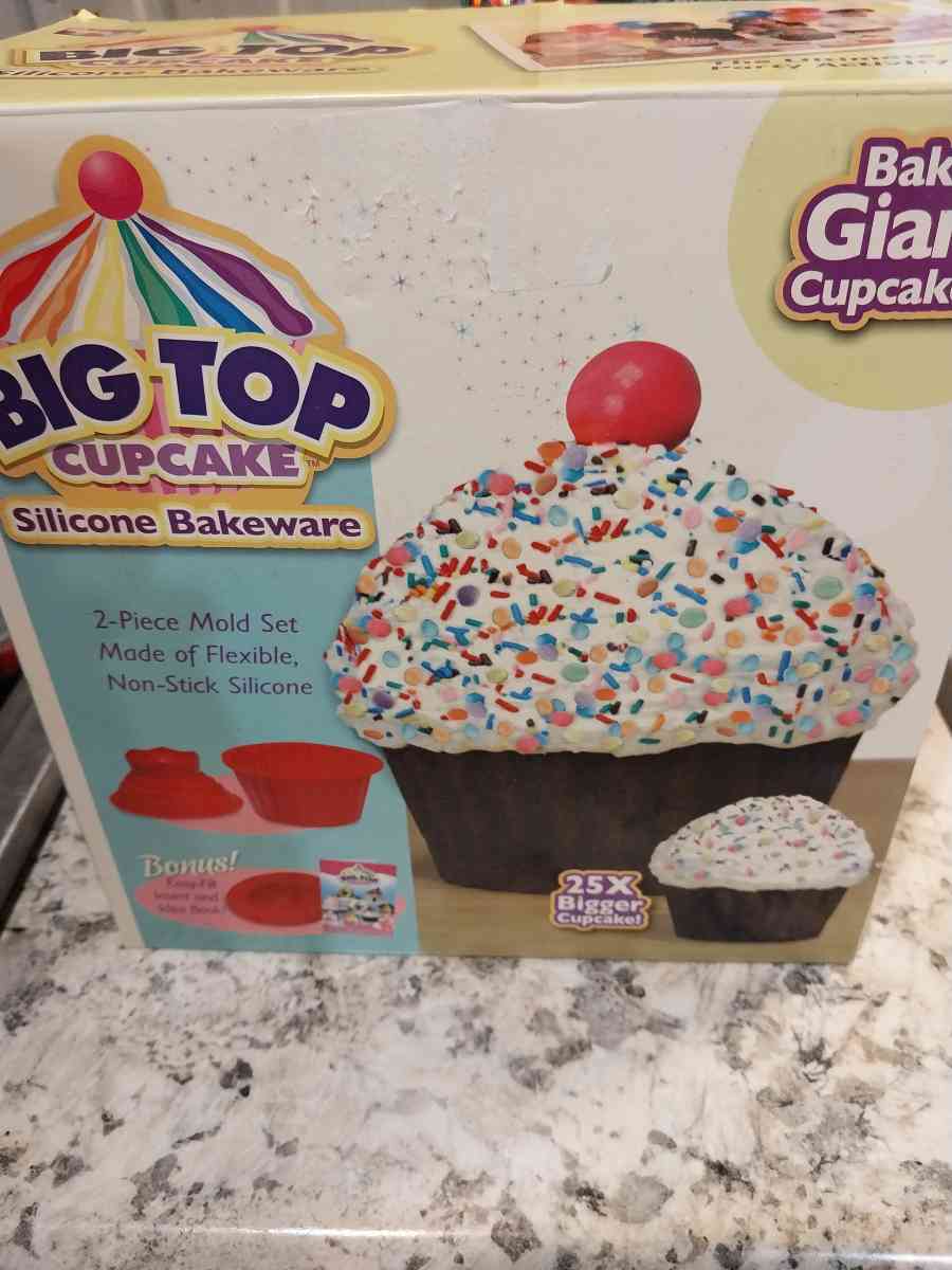 big cupcake bakeware - Acworth, Georgia - FleaMarketBay