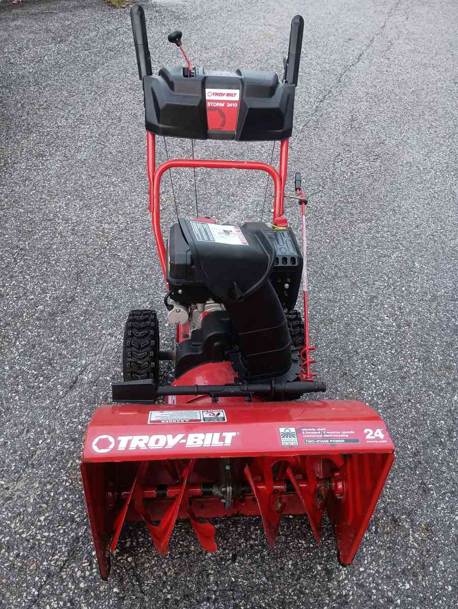 snow blower - Lewiston, Maine - FleaMarketBay
