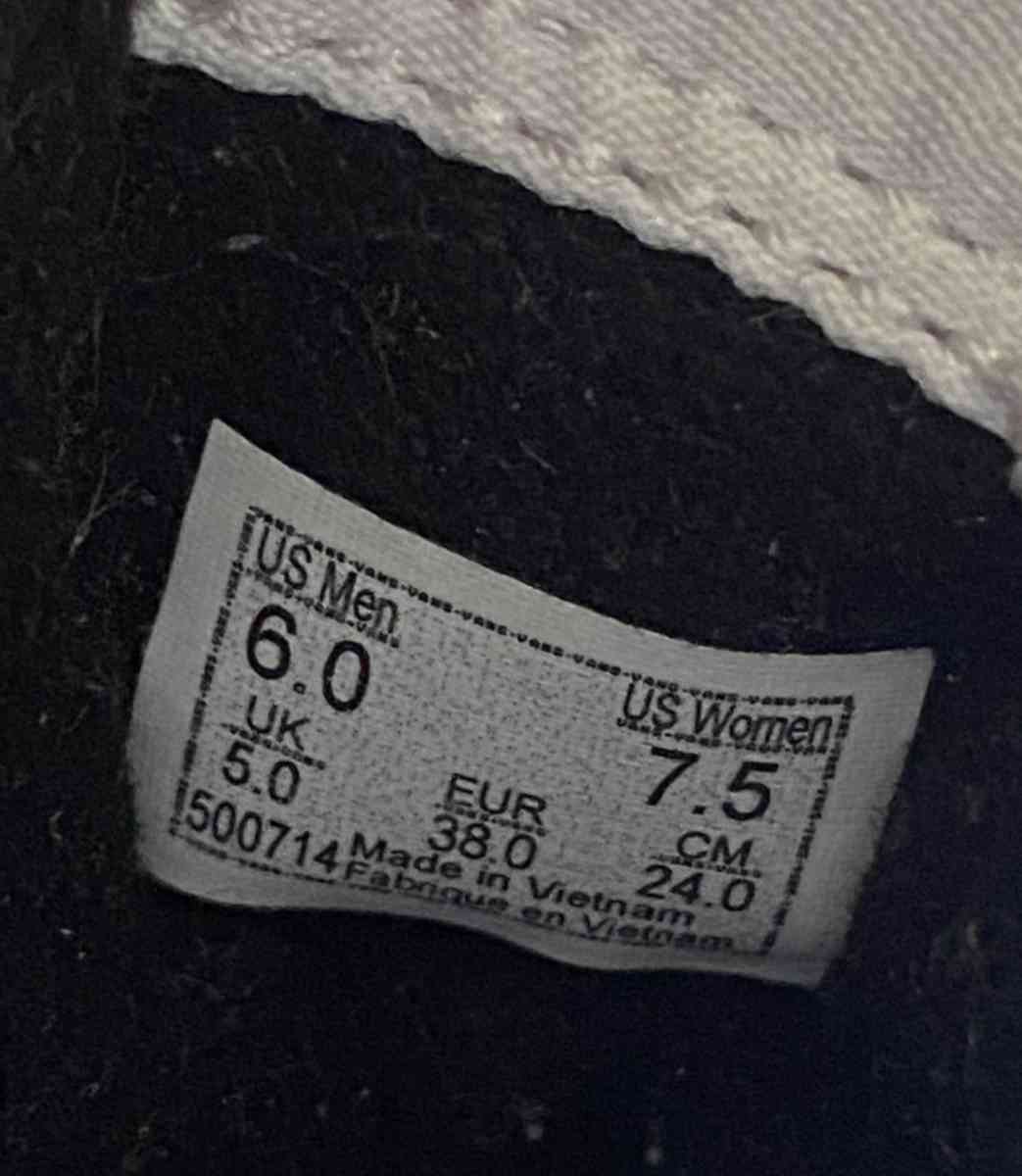 Unisex Vans JOLIET - Plainfield, Illinois - FleaMarketBay