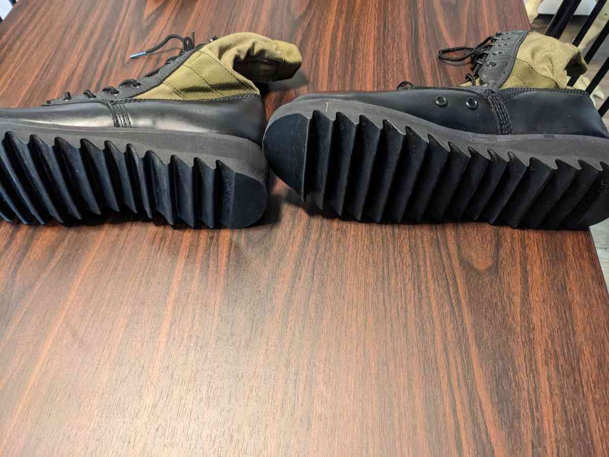 Altama 8877 Jungle Boots Olive and Black - Folsom, Pennsylvania - FleaMarketBay