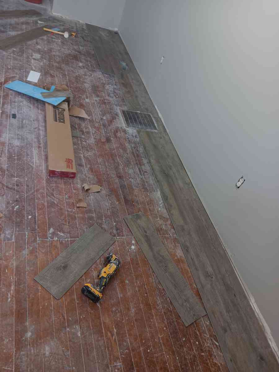 installation of pvc flooring tiles sidingh