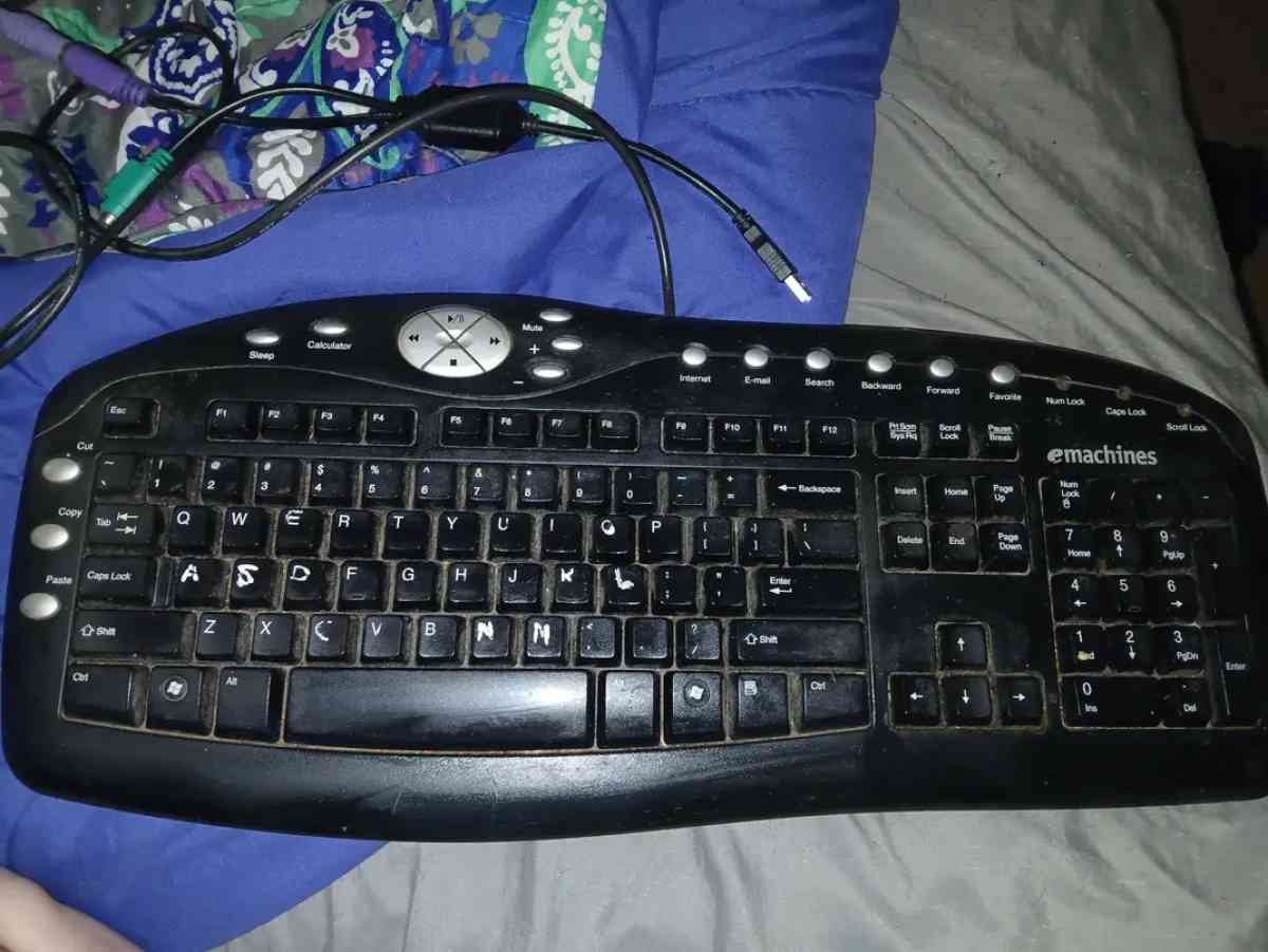 computer Accessories Lot - Springfield, Pennsylvania - FleaMarketBay