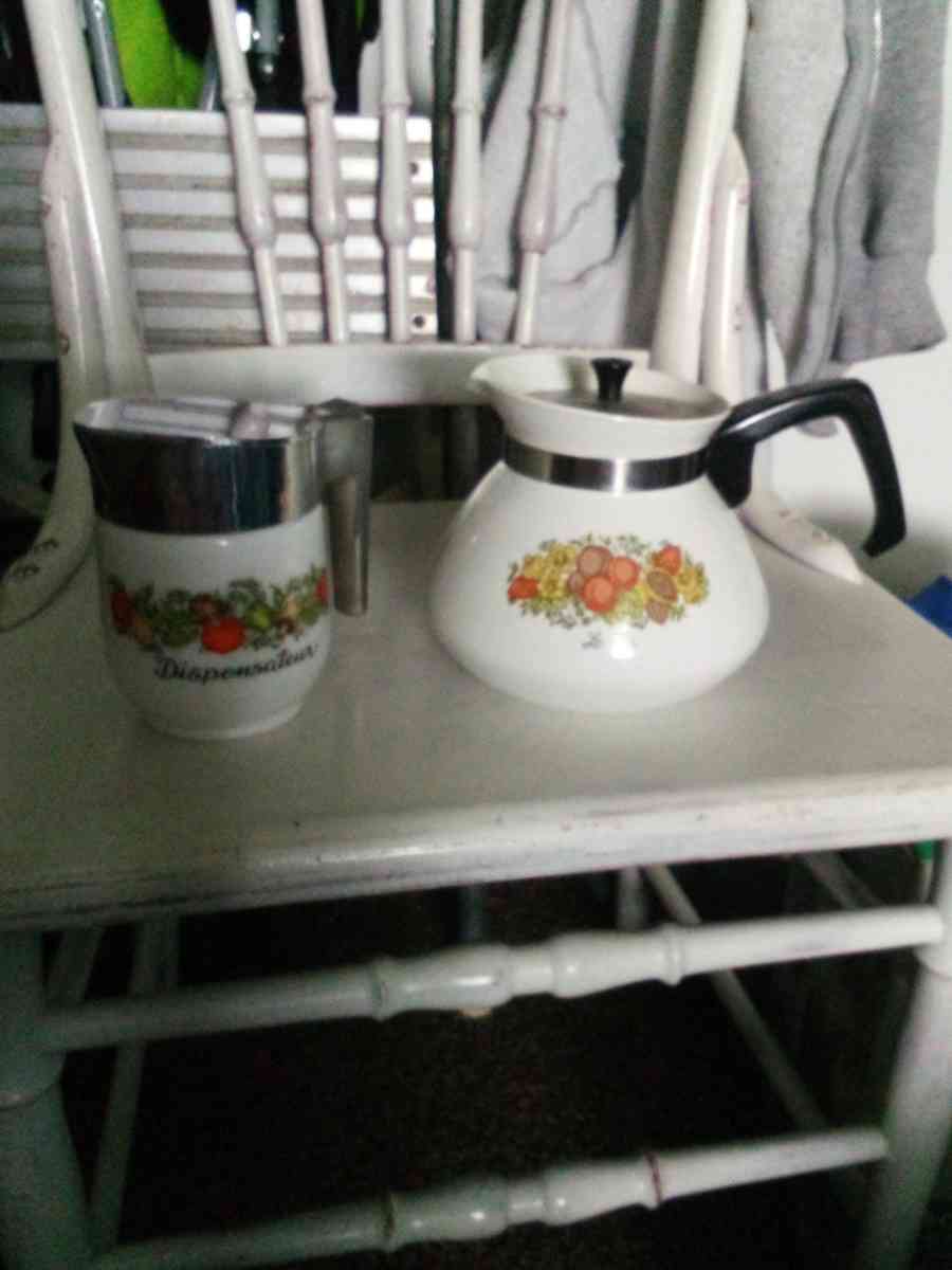 pyrex corning ware from the 60s - Saint Elmo, Illinois - FleaMarketBay