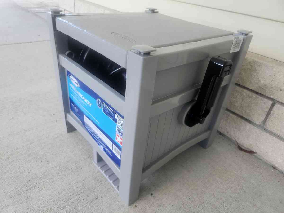 Suncast Hose Hideaway - Homosassa, Florida - FleaMarketBay