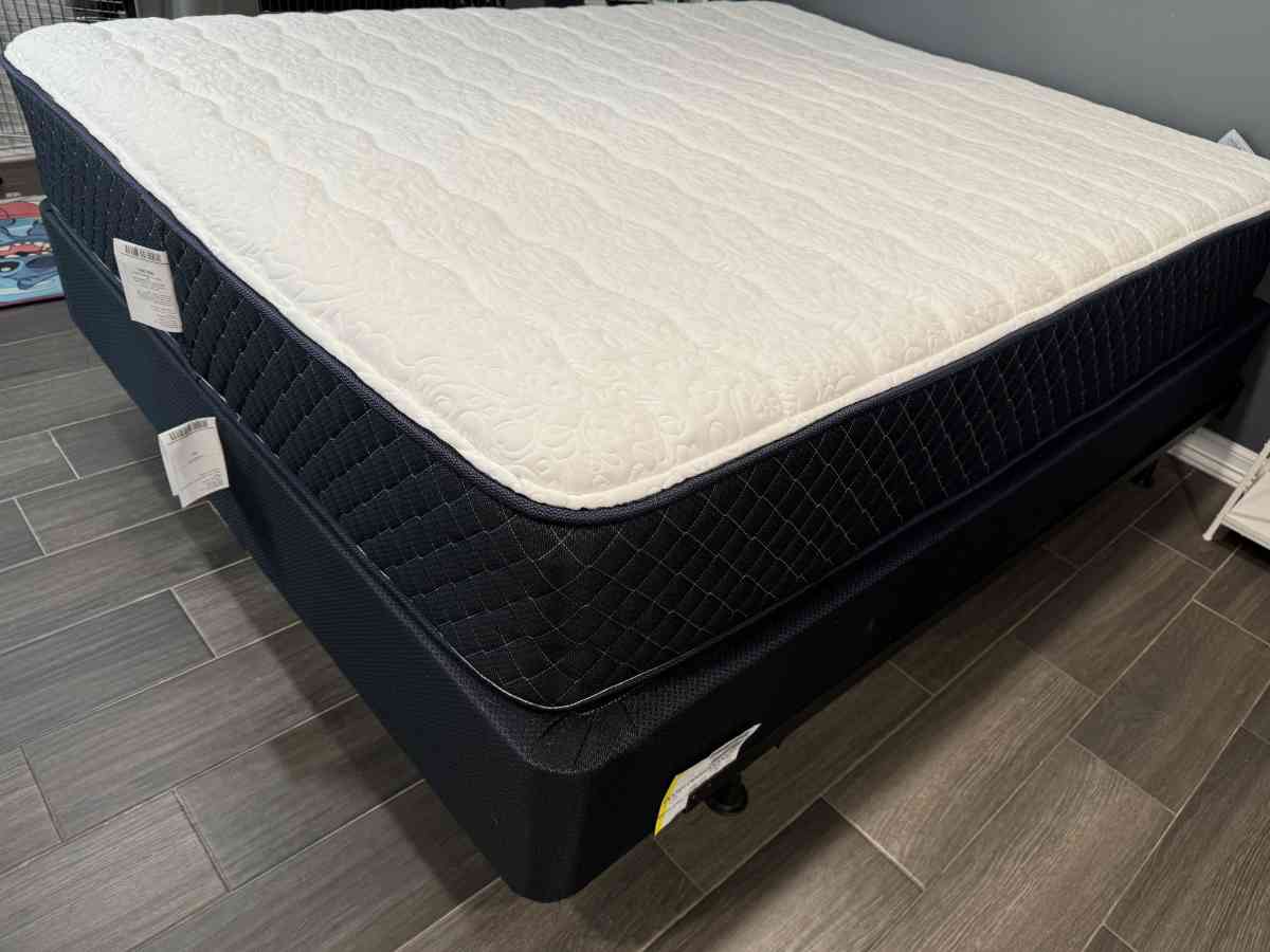 Queen mattress - Edinburg, Texas - FleaMarketBay