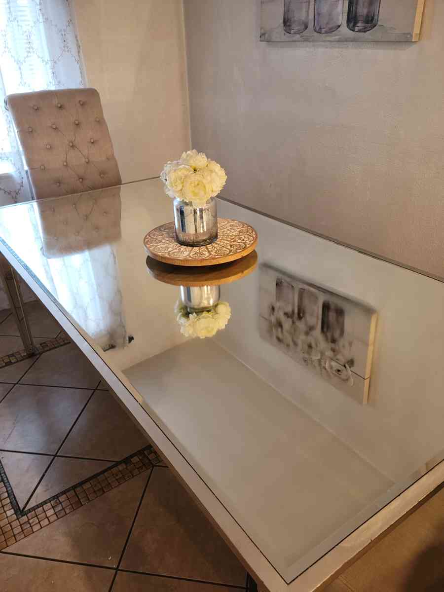 Dinning Table - San Pablo, California - FleaMarketBay