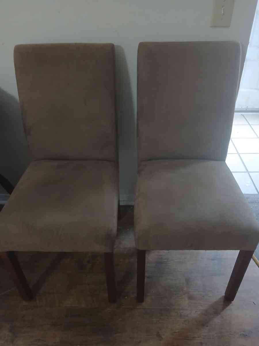 suede chairs - Springfield, Pennsylvania - FleaMarketBay