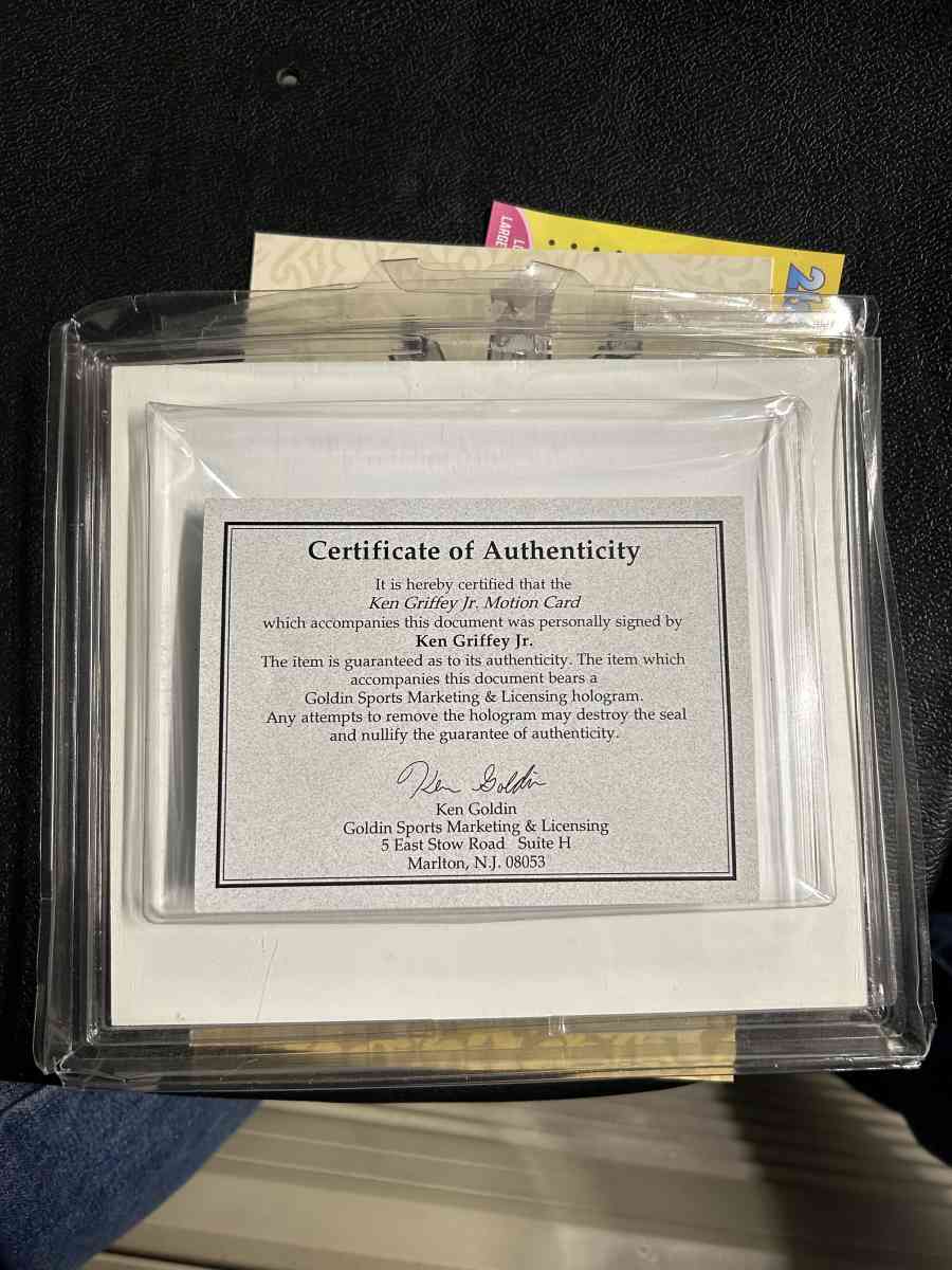 KEN GRIFFEY JR Blasts 200th Home Run Signed 1221000 Hologram - Rochelle Park, New Jersey - FleaMarketBay