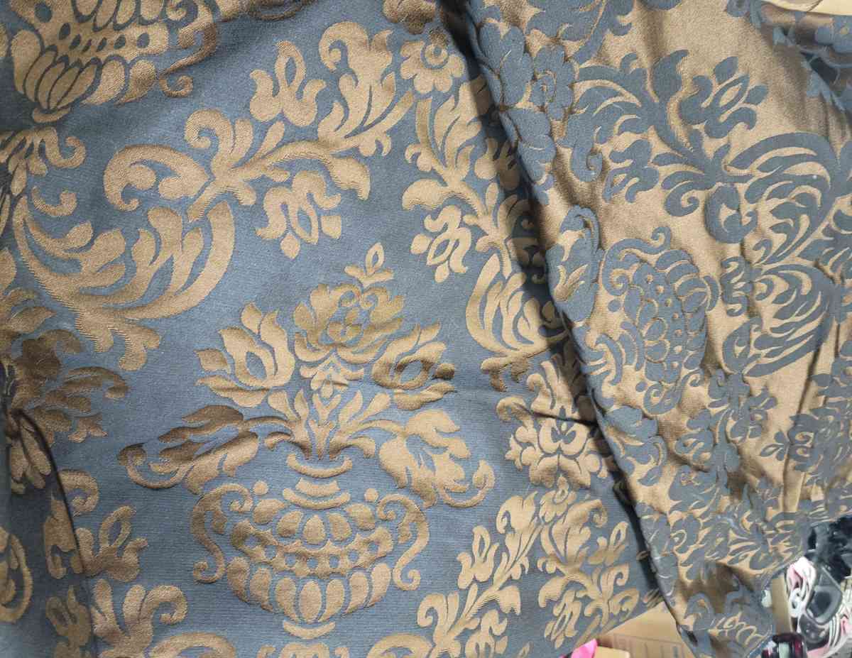 Upholstery Bolt of Gold n Navy Iridescent 7Ydsx5Ft Reversibl
