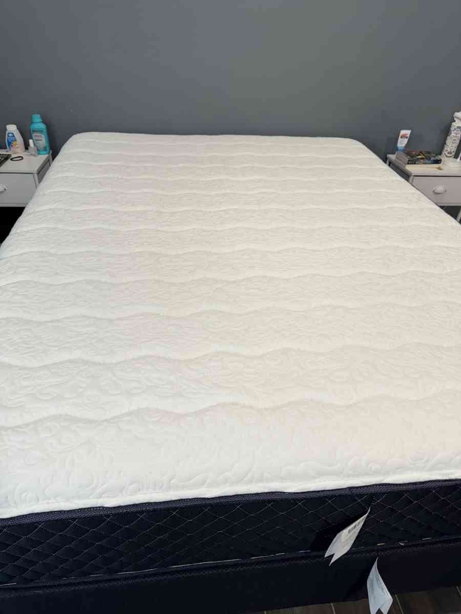 Queen mattress - Edinburg, Texas - FleaMarketBay