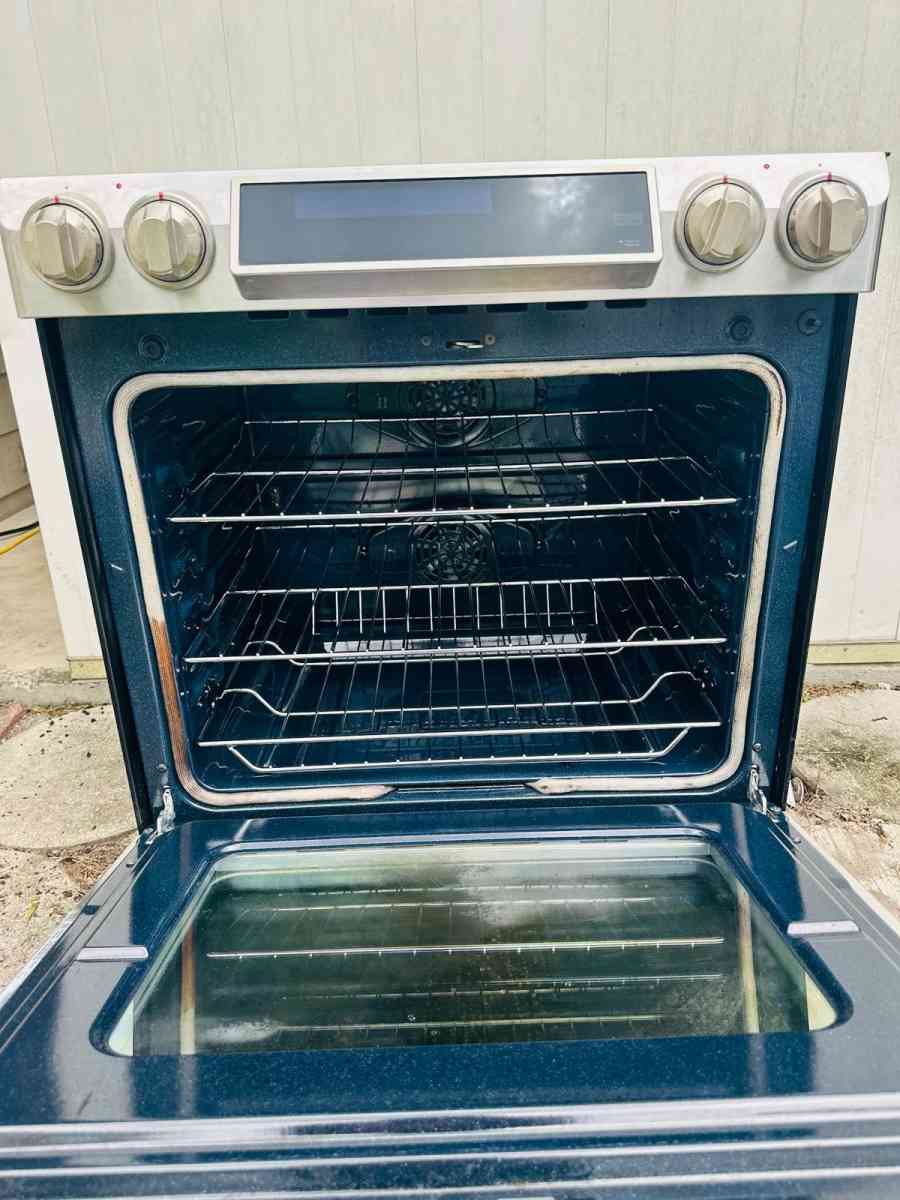 selling Samsung electric stove - West Palm Beach, Florida - FleaMarketBay