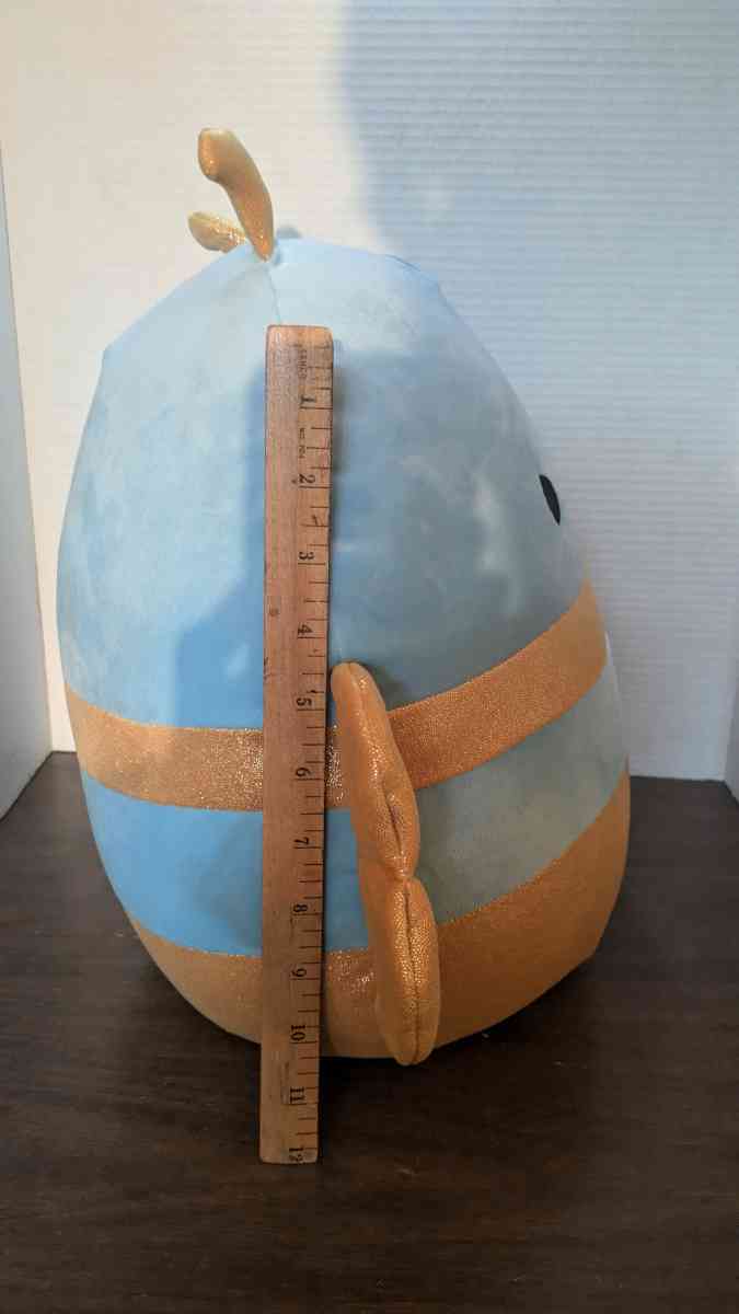 Squishmallows Adopt Me Queen Bee Kelly toy 14 Gold Glitter