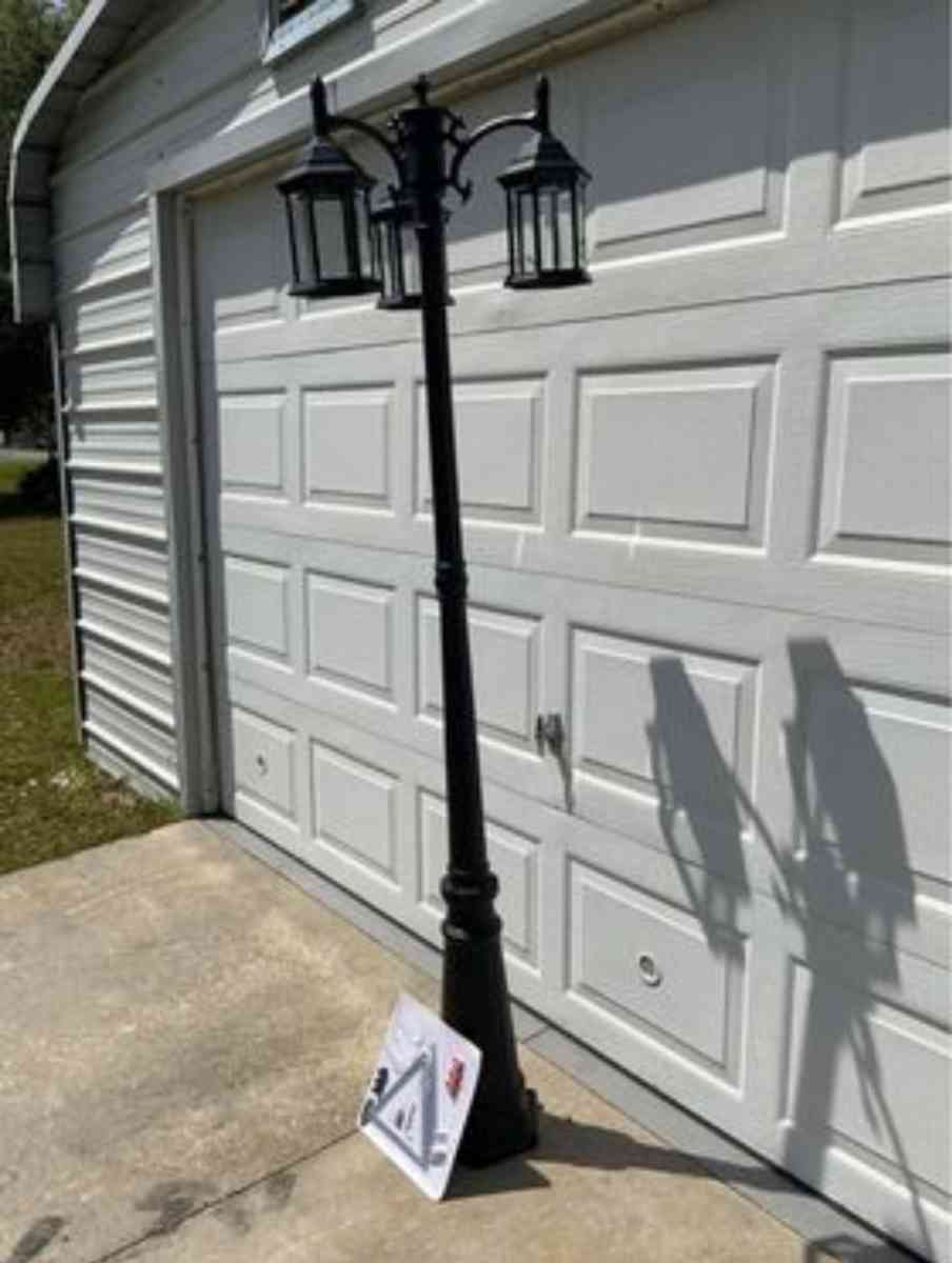 Harbor Breeze 3 Light Lamp Post - Homosassa, Florida - FleaMarketBay